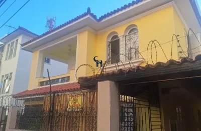 Uma residência exclusiva na coração da barra 7/4  , 3 suites , 3 vagas escritorio dependencia completa perto do edifio modulo e da praia