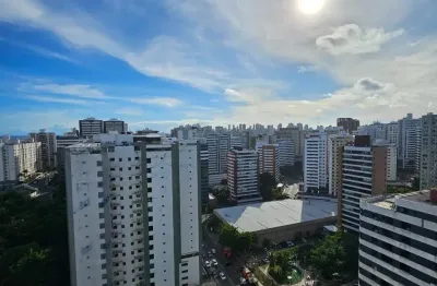 Apartamento de 3/4 sendo 2 suítes, 136m², vista mar, na pituba! 3/4 sendo 2 suítes e a master ampliada e a outra com varanda, 3 vagas 