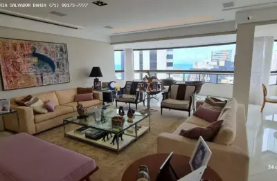 Localizada em uma das áreas mais valorizadas da orla de salvador, a mansão bernardo catarino oferece conforto, exclusividade e uma vista deslumbrante do mar.