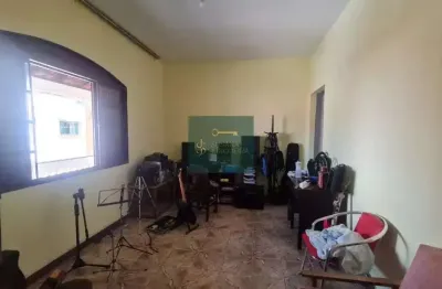 Casa com 3 quartos à venda no Saúde, Pouso Alegre 