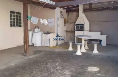 Casa com 3 quartos à venda no Centro, Campestre 