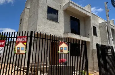 Sobrado de esquina com 3 quartos sendo 1 suíte no sítio cercado