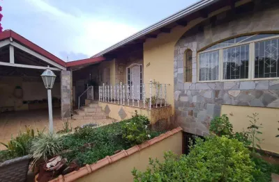 Casa à venda em londrina, dom ático, com 3 quartos, com 246.87 m²