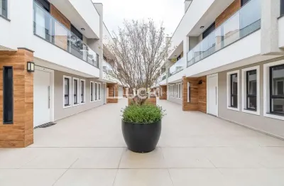 Sobrados em Condomíniocom 240 m2 privativos à Venda no Bairro Santo Inácio em Curitiba-Pr.