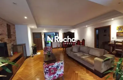 Lindo apartamento com 130m2, no centro histórico de petrópolis.