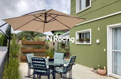 Oportunidade linda casa dupex em condomínio com área de lazer completo.