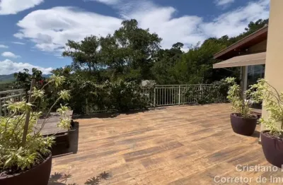 Surpreenda-se com esta casa de luxo com vista surreal