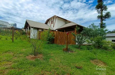 O Charme Rústico Chique da Serra: Exclusiva Casa Térrea à Venda em Condomínio Fechado!