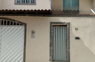 Ótima casa duplex com possibilidade de 2 casas, 200 mts da iaraquã