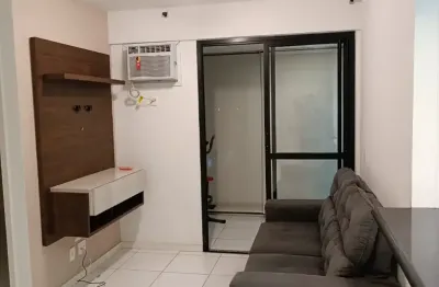 Excelente apartamento no 4° andar reformado c/ 2 qrts, direito uso laje. Ac/Financiamento