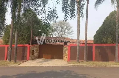 Casa em condomínio fechado com 3 quartos à venda na Rua Mariazinha Leite Campagnolli, 1, Parque Xangrilá, Campinas, 348 m2 por R$ 1.200.000