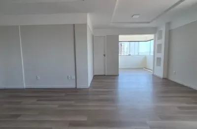 Excelente apartamento no condomínio safirar no tirol com 178m2