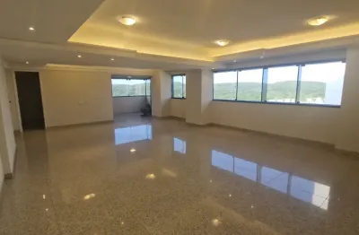 Excelente e espaçoso apartamento com 3 suítes e dependência no tirol