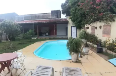 Ampla casa em ponta negra, com super terreno e maravilhosa área de lazer