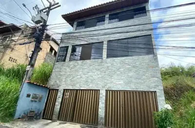 Casa reformada, alto padrão, 2 quartos reversível para 3 quartos, 2 vagas de garagem, vale dos lagos