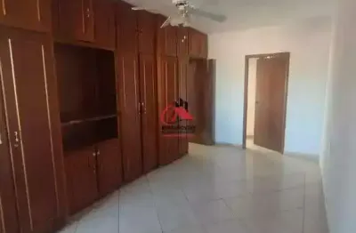Casa com 4 quartos para alugar no Mercês, Uberaba 