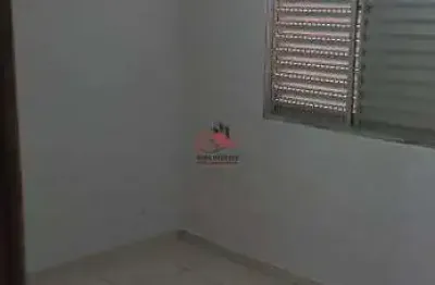 Casa para locação, com 2 quartos com garagem para 4 carros no bairro jardim marajó.