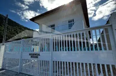 Casa em condomínio fechado para venda cidade da criança, praia grande sp 2 dormitórios, sala, cozinha, área de serviço, banheiro social, quintal exclu