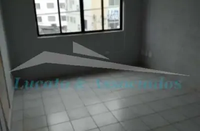 Sala comercial, 4 ambientes + 1 banheiro social.  ótima localização no boqueirão.  valor da locação r$1.600,00 + condomínio e iptu agende uma visita s