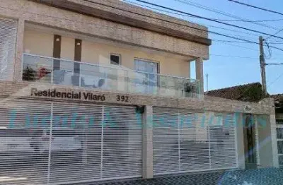 Casa de condomínio térrea com quintal e churrasqueira. 02 dormitórios, sala, cozinha e área de serviço. com 01 vaga de garagem coberta. mobiliado.