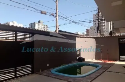 Sobrado na vila tupi, praia grande sp, sendo 03 dormitorios (02)com sacada, 01 suite, 01 vaga, 01 sala, 02 banheiros, piscina, 300 m praia, excelente