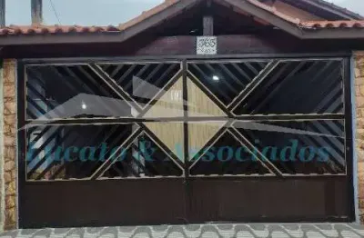 Imperdível casa à venda em praia grande-sp, bairro real: 2 quartos, 1 suíte, 1 sala, 2 banheiros, 2 vagas de garagem, 106,13m²