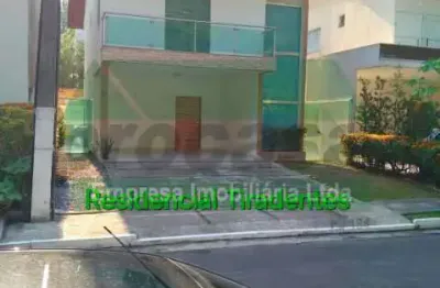 Casa em condomínio fechado com 4 quartos para alugar no Aleixo, Manaus 