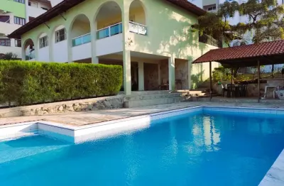 Ponta negra: espetacular casa triplex com piscina em terreno arborizado de 900m²