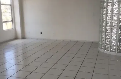 Candelária, 1 apto. p/andar, 170 m2 área útil, 4 quartos (2 suítes), dois passos do natal shopping, ufrn e arena das dunas.