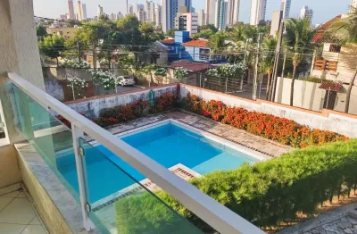 Praia de ponta negra, linda casa triplex, piscina e 900 m2 ,  de terreno arborizado, 5 minutos beira mar.