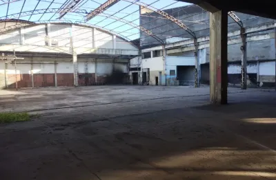 Prédio comercial com galpão de 1200m² para alugar em bonsucesso