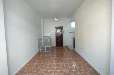 Kitnet / Stúdio à venda na Avenida Engenheiro Richard, 260, Grajaú, Rio de Janeiro