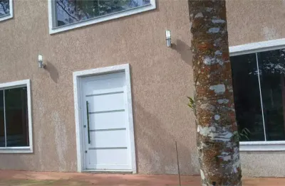 Sobrado com 4 quartos à venda ou para locação em santa inês - sp