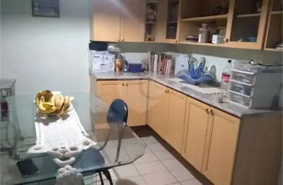 Casa com 3 quartos à venda na Avenida Miguel Frias e Vasconcelos, Jaguaré, São Paulo