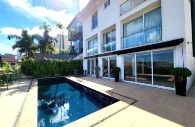 Casa em condomínio fechado com 4 quartos para alugar no Alphaville, Santana de Parnaíba 