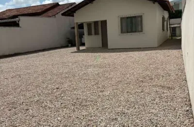 Casa com 2 quartos à venda na avenida bayer filho, 86, centro, tijucas por r$ 650.000