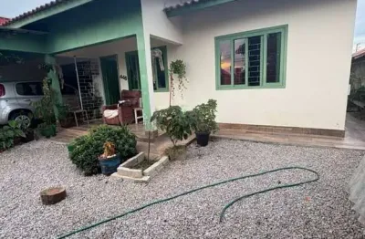 Casa com 2 quartos à venda na avenida b filho, 7555, centro, tijucas por r$ 550.000