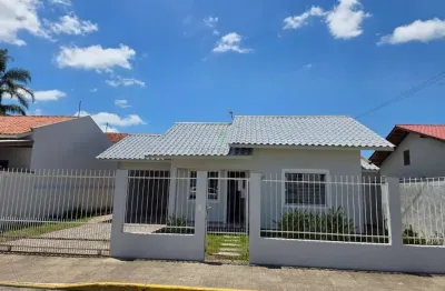 Casa com 2 quartos à venda na Rua Maria A., 743, Centro, Tijucas por R$ 650.000