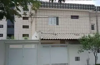 Casa sobrado à venda em praia grande com piscina, 3 dorms, aviação - r$ 660 mil