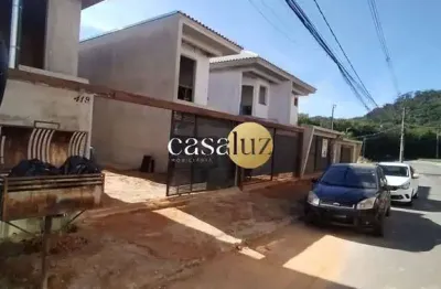 Casa duplex em construção localizada no bairro masterville /sarzedo