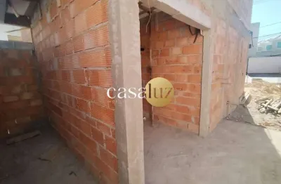 Casa duplex em construção localizada no bairro masterville /sarzedo