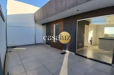 Casa duplex localizada no bairro recanto verde /ibirité