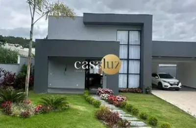 Casa de alto padrão localizada no condomínio ouro verde /betim