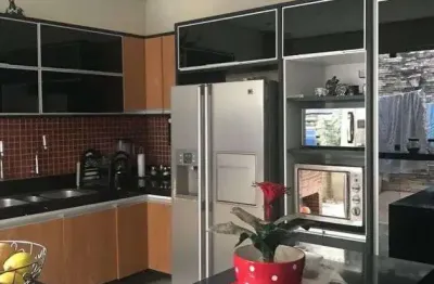 Casa mobiliada condomínio fechado próximo de tudo no coração de v.gde