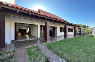Casa 03 dormitórios à venda no bairro centro com 260 m² de área privativa - 3 vagas de garagem