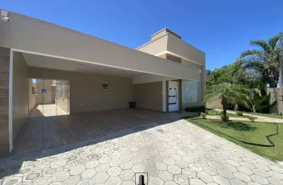 Casa 03 dormitórios com piscina à venda no bairro centro