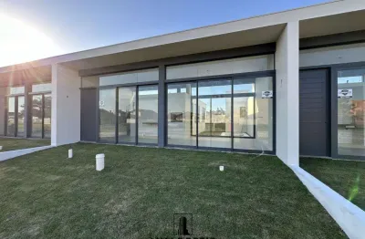Casa 02 dormitórios com piscina à venda no bairro centro com 85 m² de área privativa - 2 vagas de garagem