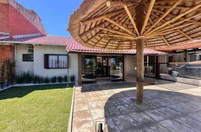 Casa 04 dormitórios com piscina à venda no bairro centro com 270 m² de área privativa - 2 vagas de garagem