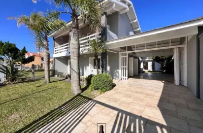 Sobrado 04 dormitórios com piscina à venda no bairro centro com 258 m² de área privativa