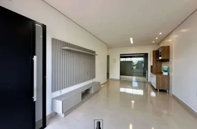 Casa 02 Dormitórios à venda no Bairro Centro com 60 m² de área privativa - 2 vagas de garagem